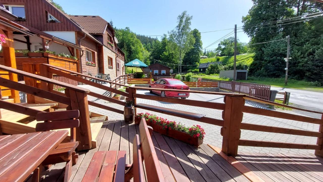 U Vesele Lisky Hotel Hutisko Kültér fotó