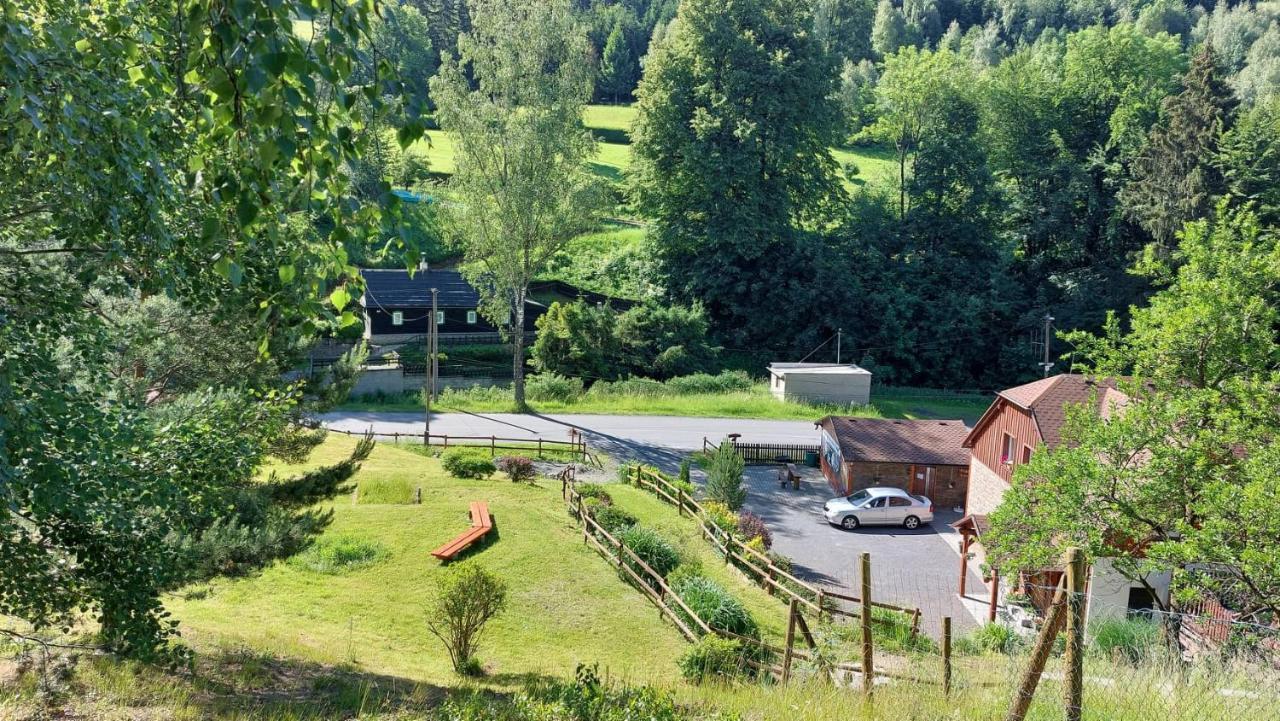 U Vesele Lisky Hotel Hutisko Kültér fotó