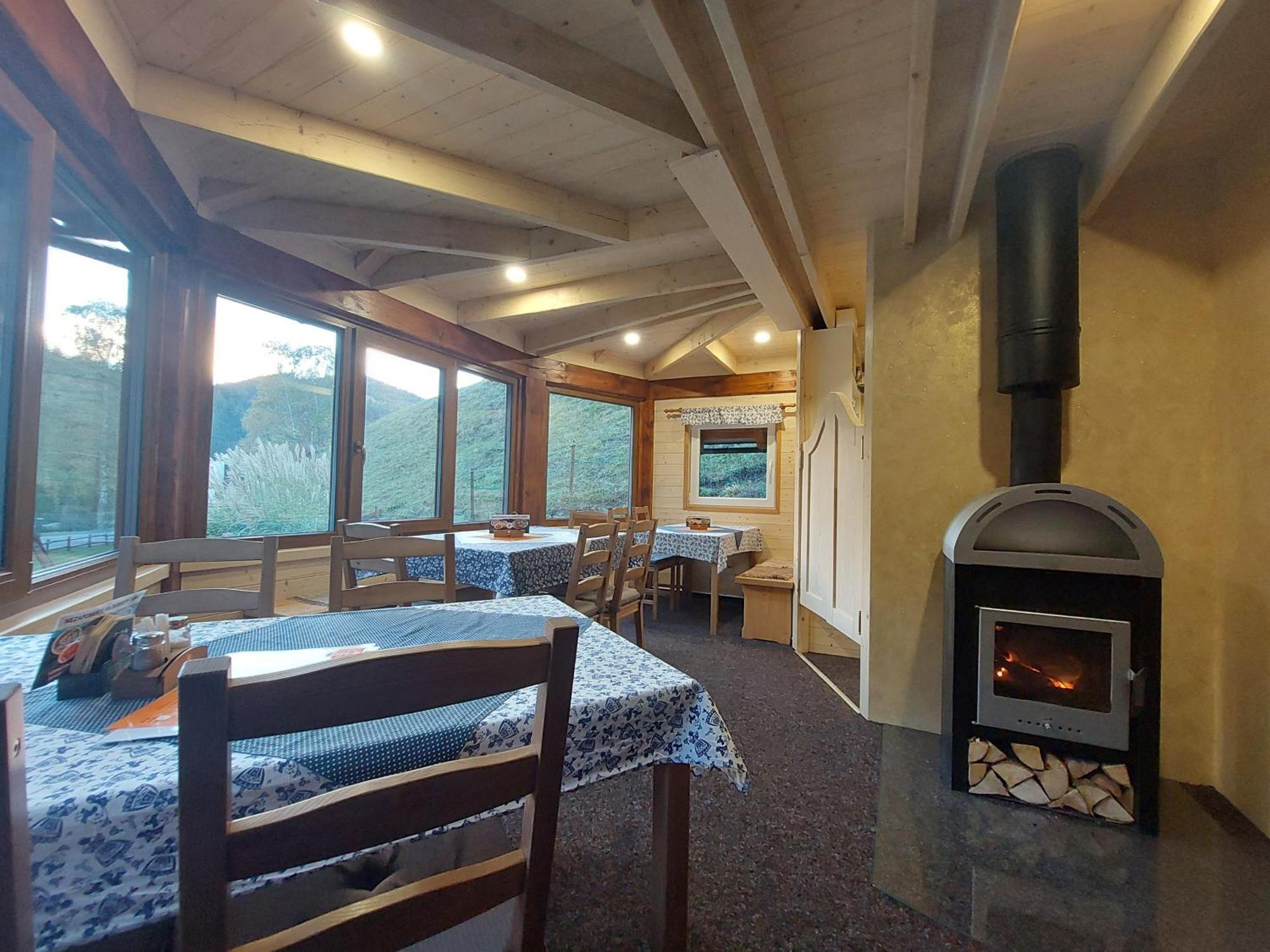 U Vesele Lisky Hotel Hutisko Kültér fotó