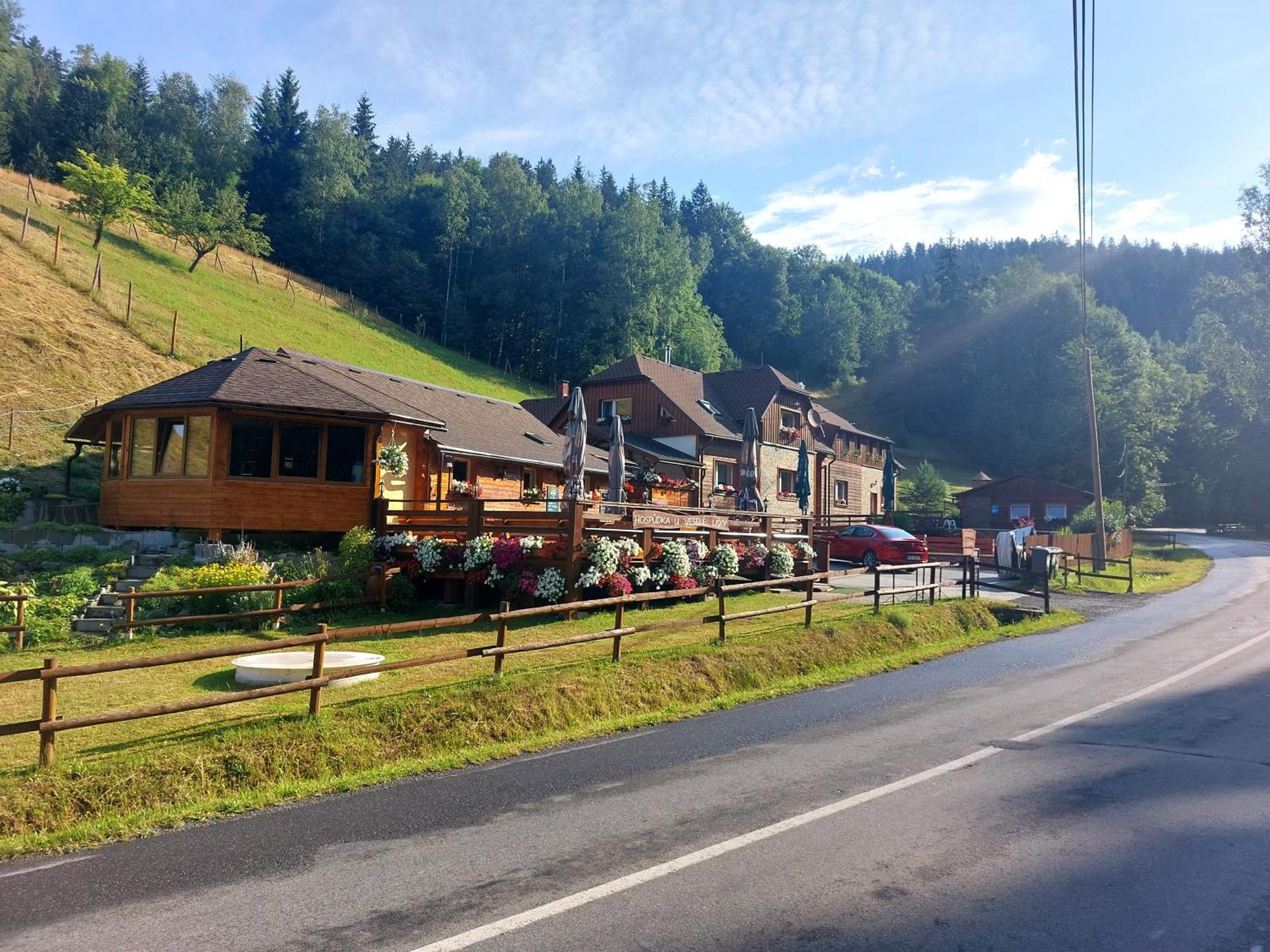 U Vesele Lisky Hotel Hutisko Kültér fotó