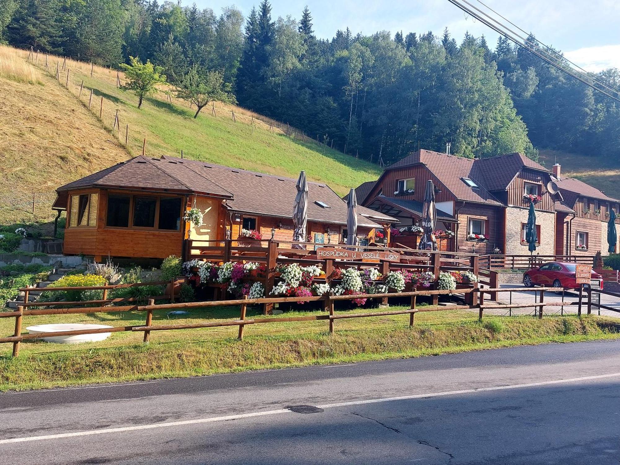 U Vesele Lisky Hotel Hutisko Kültér fotó